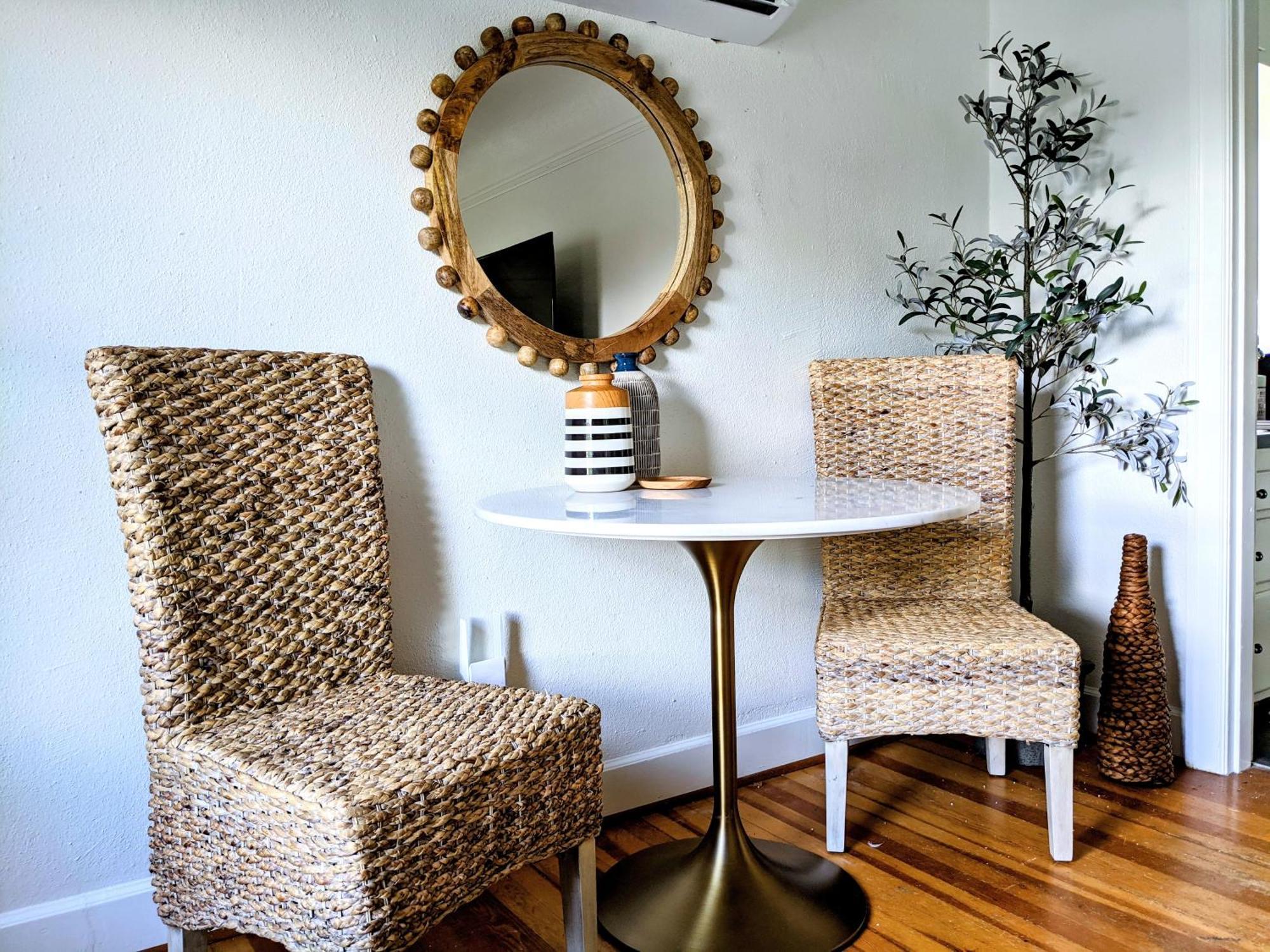 Collection - Boho Oasis In Ladd's Addition With 2 Beds Apartment