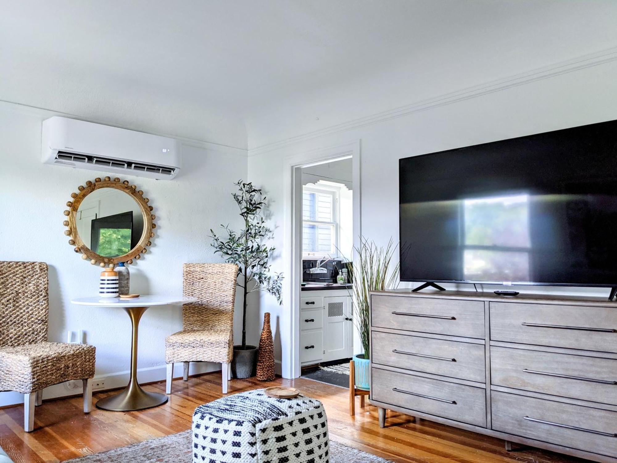 Apartment Collection - Boho Oasis In Ladd's Addition With 2 Beds *