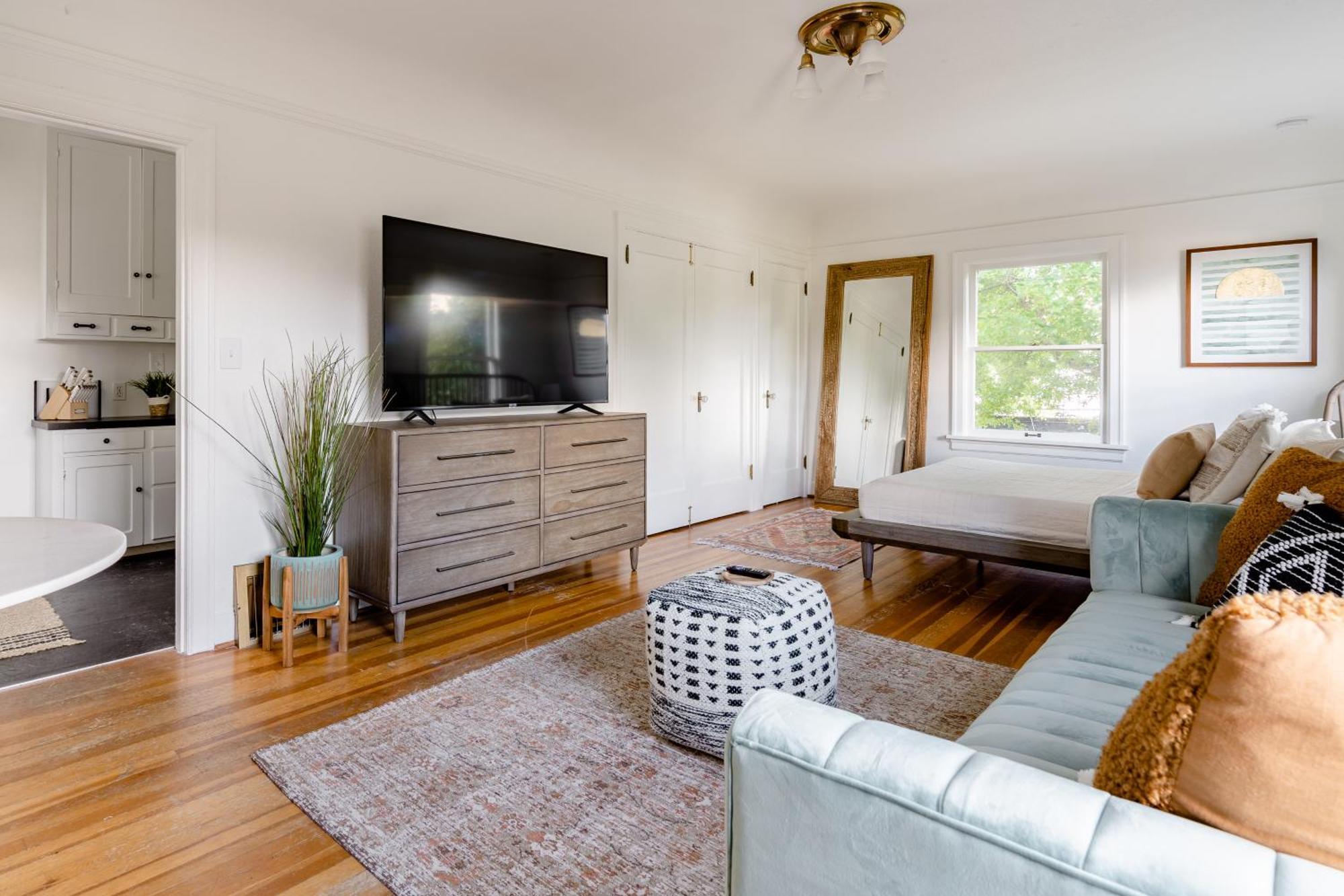 Collection - Boho Oasis In Ladd's Addition With 2 Beds Portland