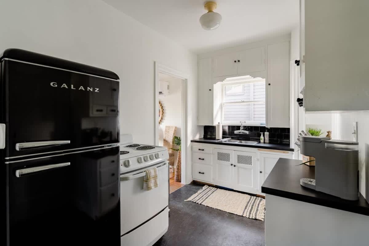 Apartment Collection - Boho Oasis In Ladd's Addition With 2 Beds
